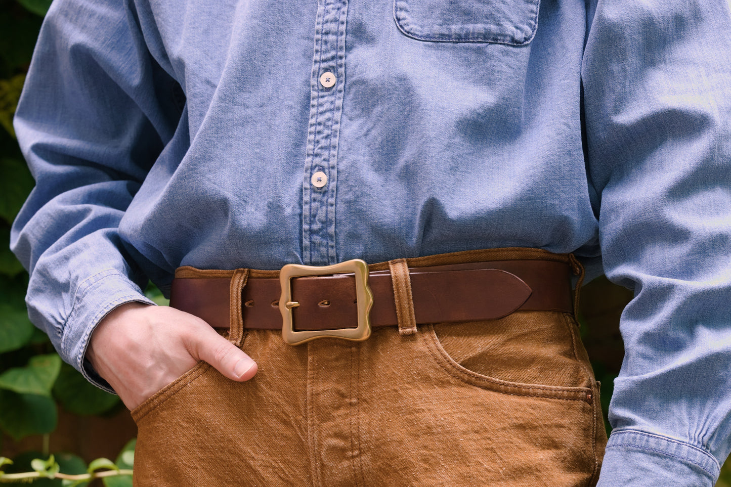 1 1/2" CENTER BAR BUCKLE BELT -- BROWN